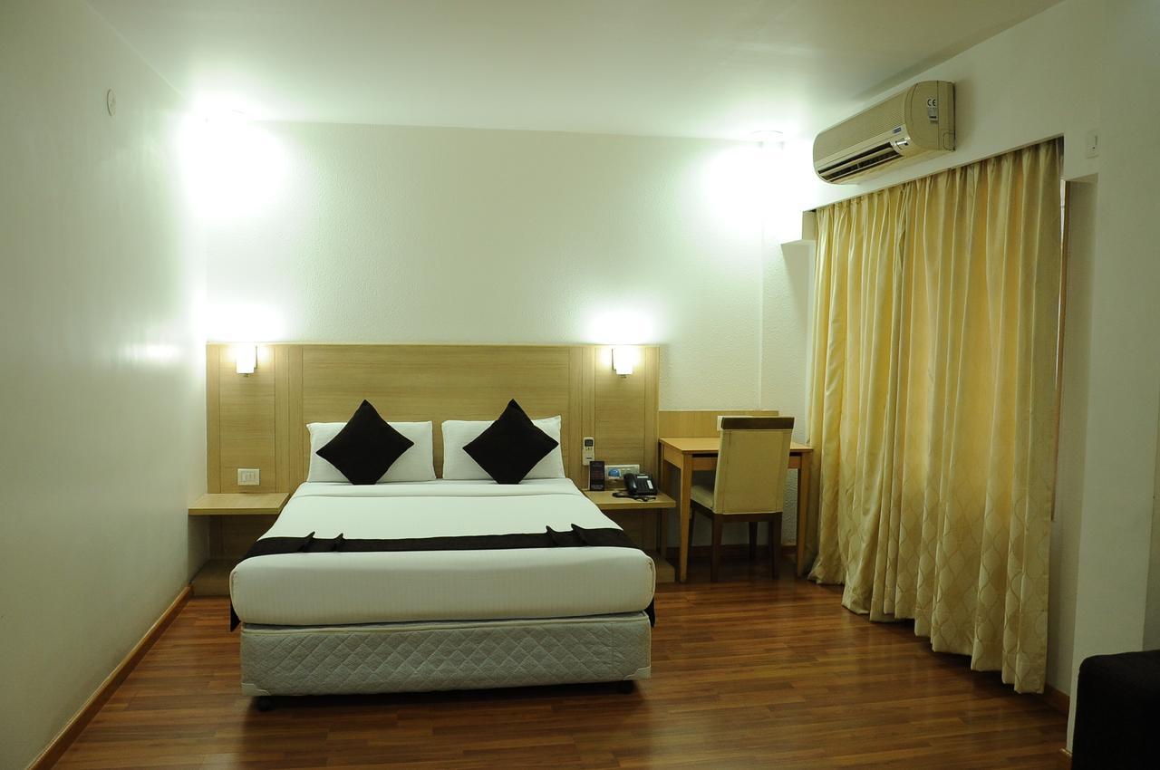 Hotel Ambient Turret Bangalore Eksteriør bilde