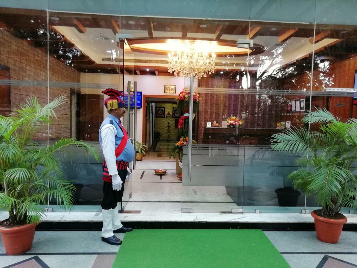 Hotel Ambient Turret Bangalore Eksteriør bilde